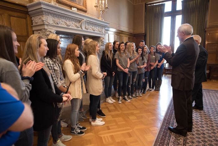 volleyball team with governor